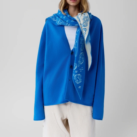 Guest in residence wild rag - Picture 2 of 3